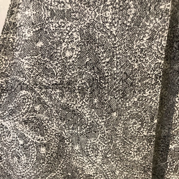 Aritzia Wilfred Size XS White and Black Tank - Picture 4 of 4